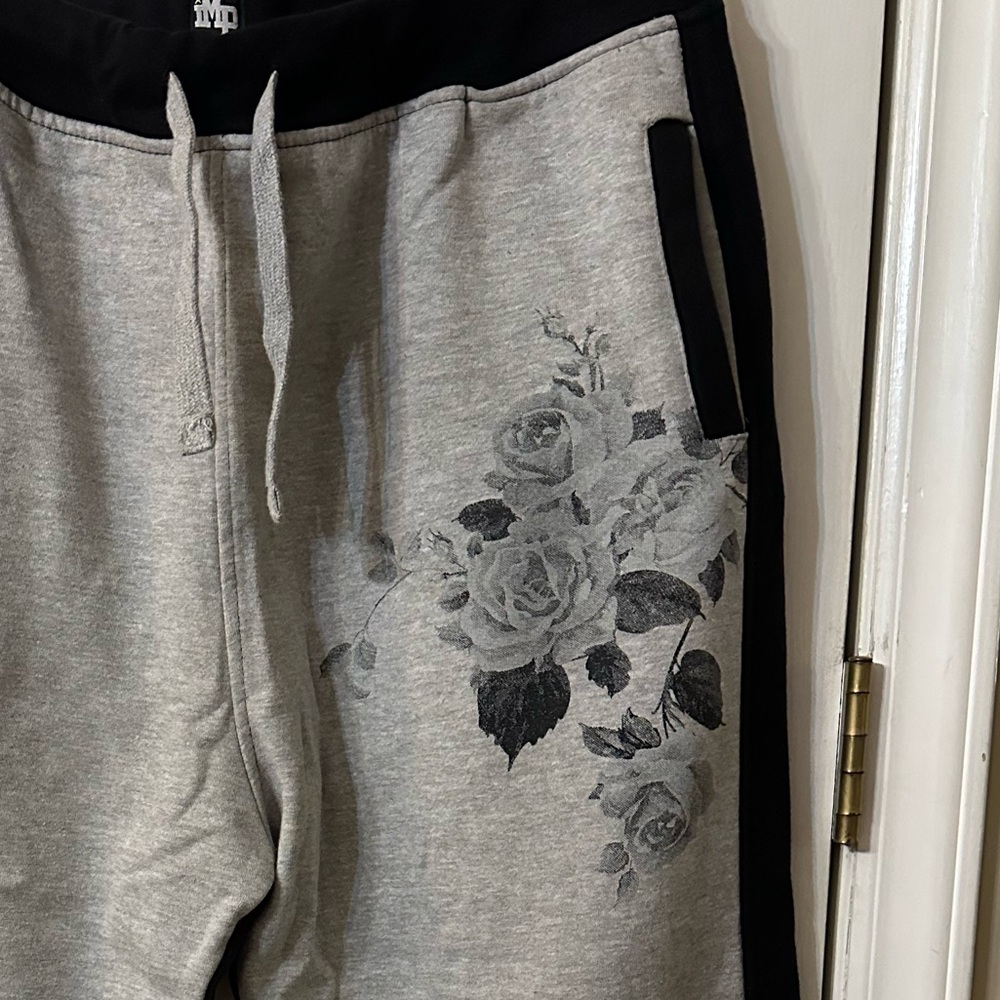 Imperious Sweatpants - Picture 6 of 9